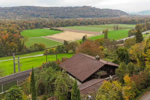 vue sur la montagne avec rural view, vue rurale, orchard / agricultural view, vue sur le verger/agriculture, et overcast