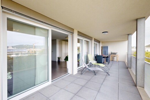 terrasse avec balcon