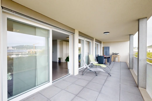 terrasse avec balcon