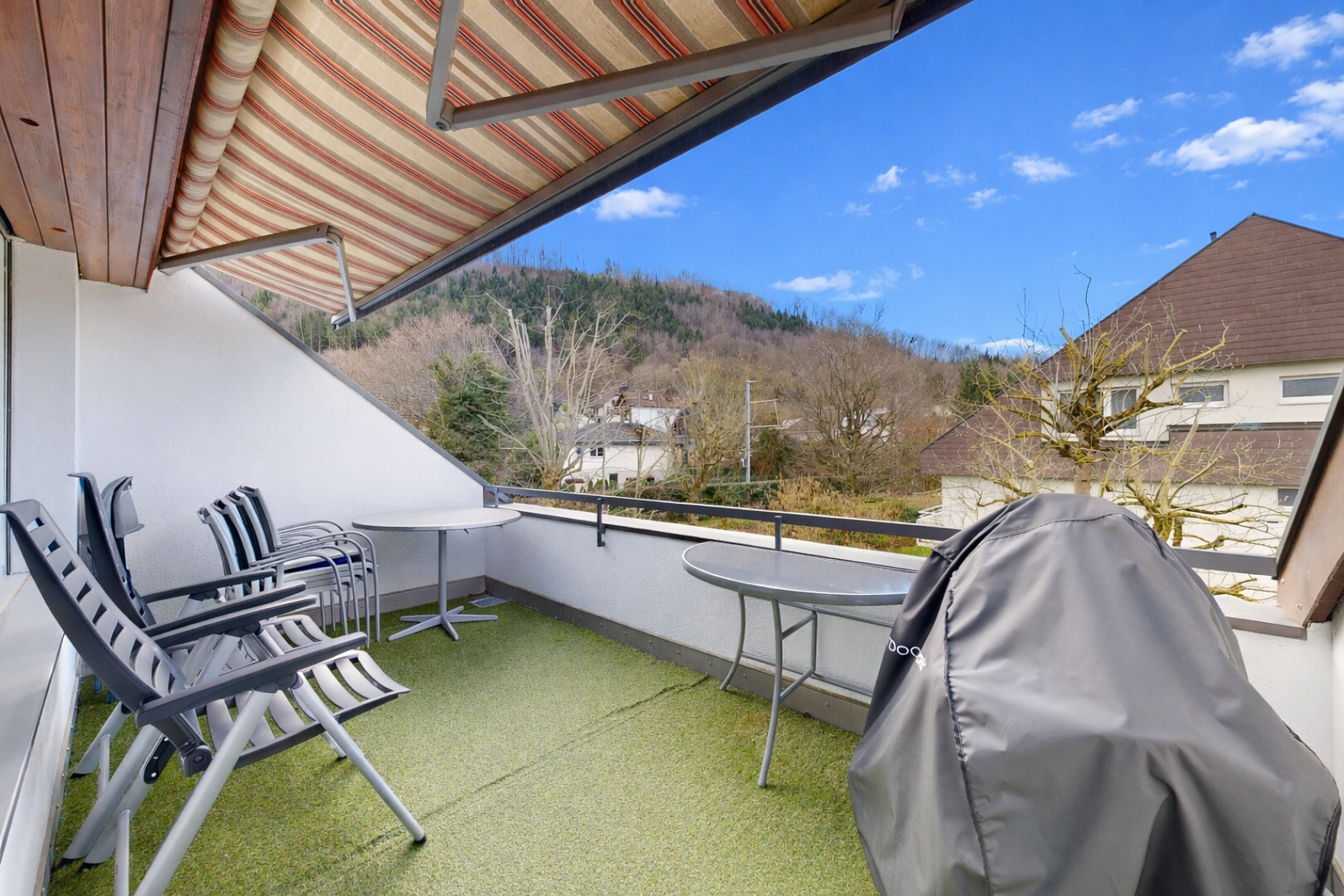 balcony featuring grilling area