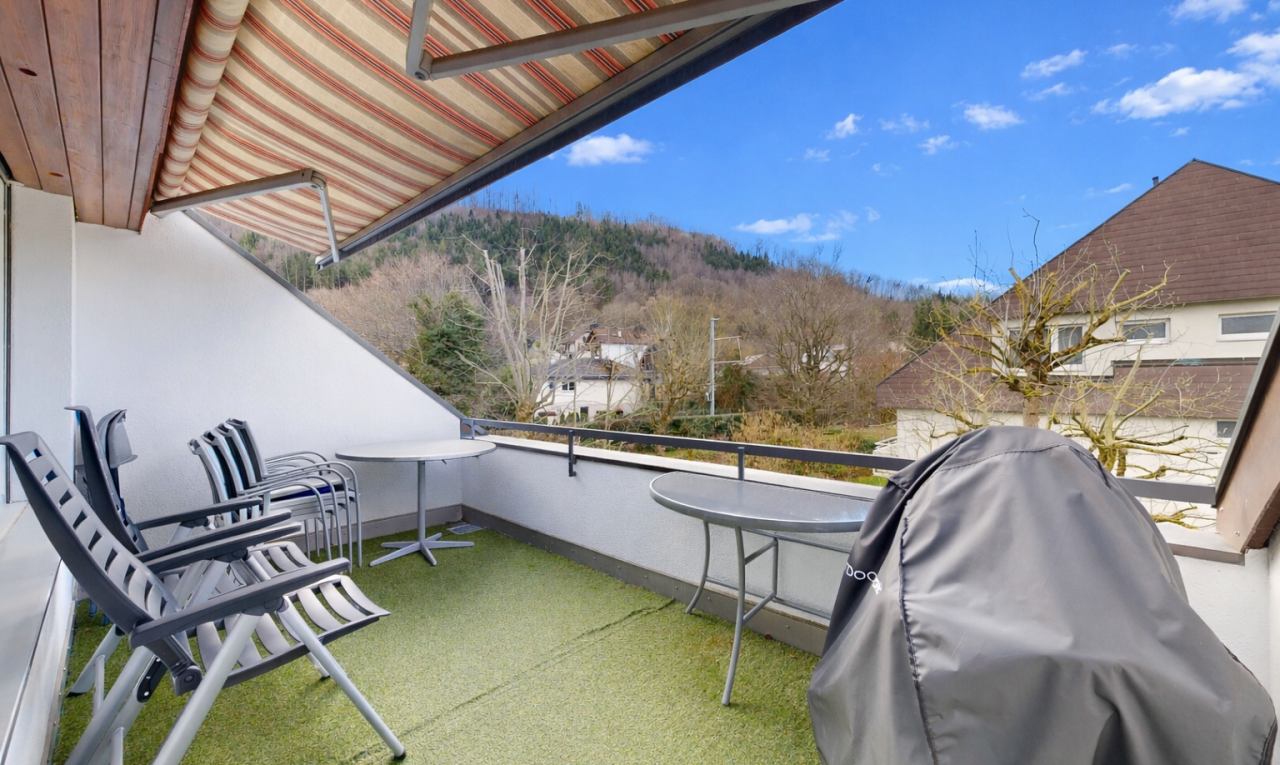 balcony featuring grilling area
