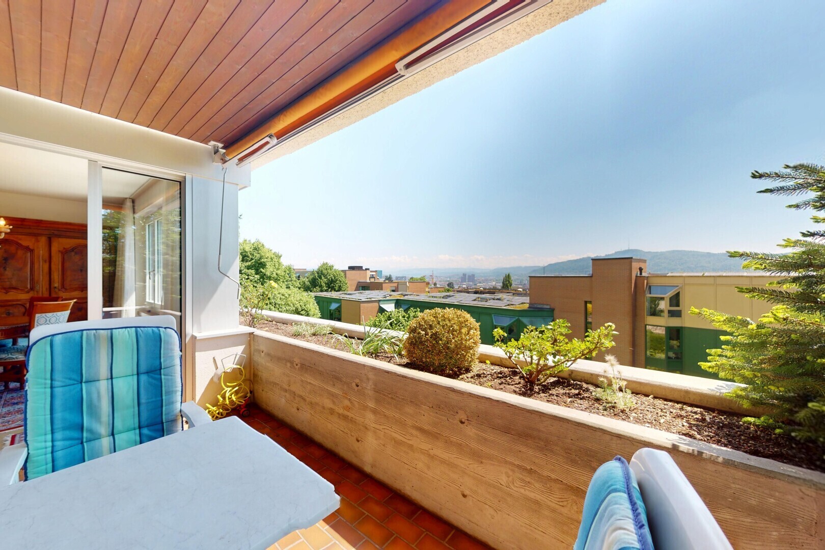 balcon avec balcon, from property, véranda, et day time