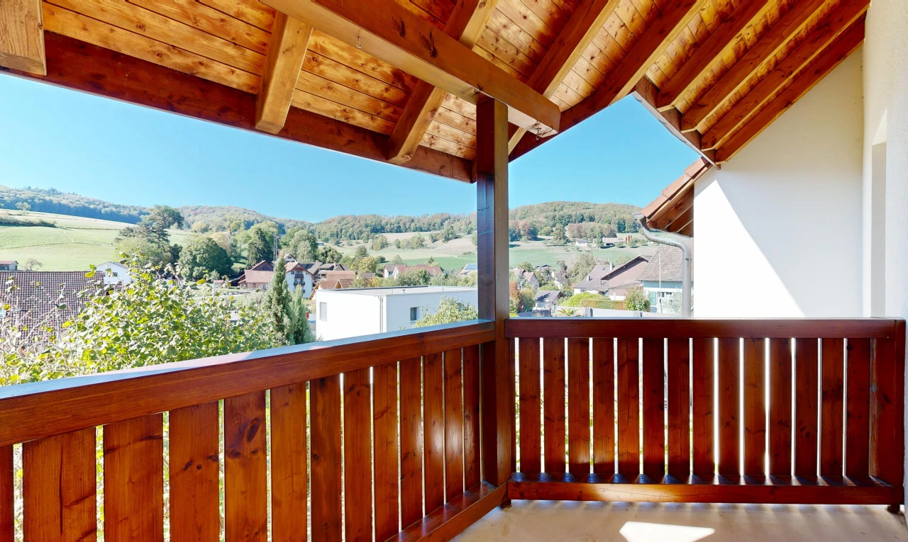 balkon mit balkon, view focus, day time, und from property