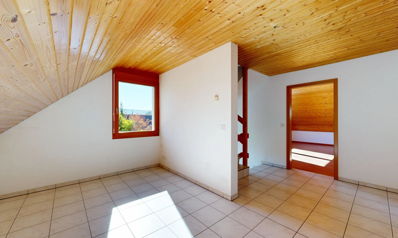 leerer raum mit wood ceiling, holzdecke, drywall, gipskartonwand, und light floor
