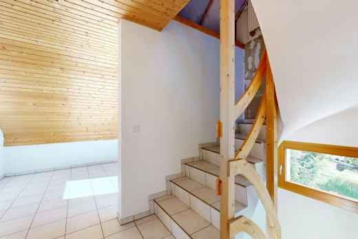 treppe mit drywall, gipskartonwand, inside property, wood ceiling, und holzdecke