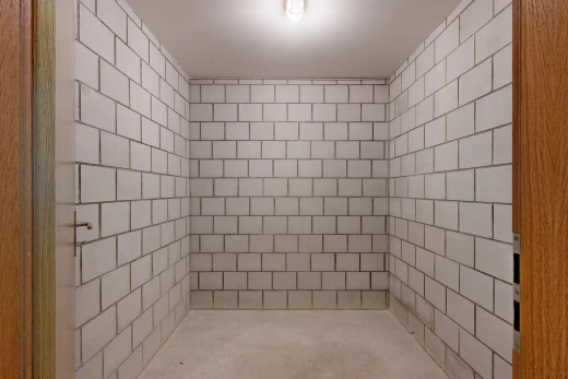 bad mit dusche, komplettes badezimmer, und inside property