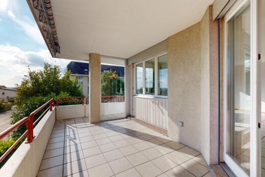 terrasse mit balkon und day time