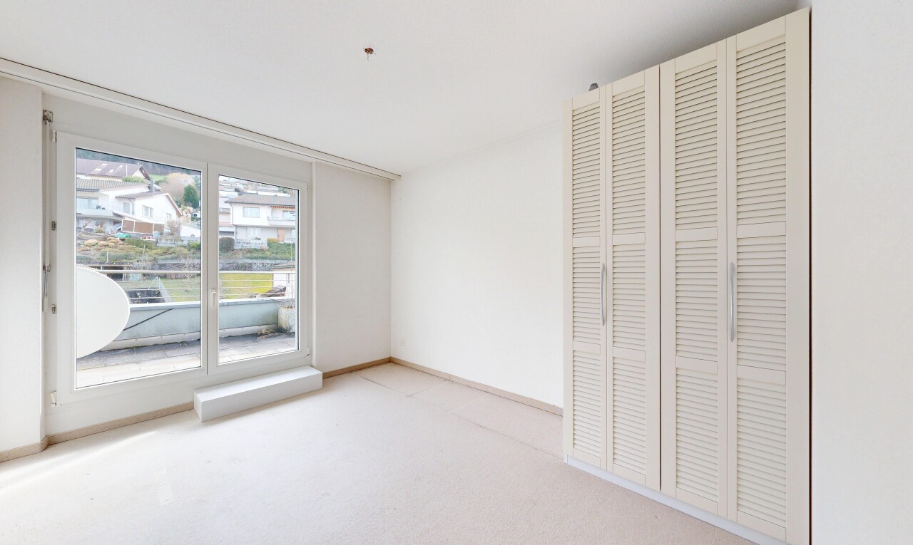 leerer raum mit natural light, natürliches licht, inside property, drywall, und gipskartonwand