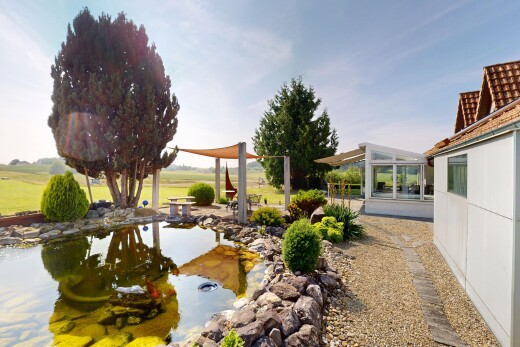 garten mit garten teich, garden pond, day time, und from property