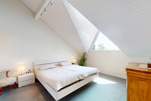 zimmer / schlafzimmer mit zusätzliches zimmer, drywall, gipskartonwand, carpet, und teppich