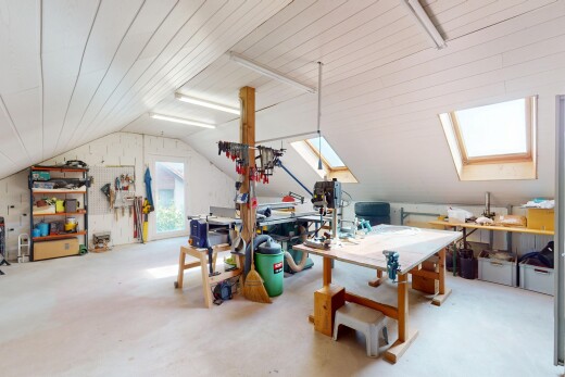 büro mit zusätzliches zimmer, dachschräge, vaulted ceiling, natürliches licht, und natural light