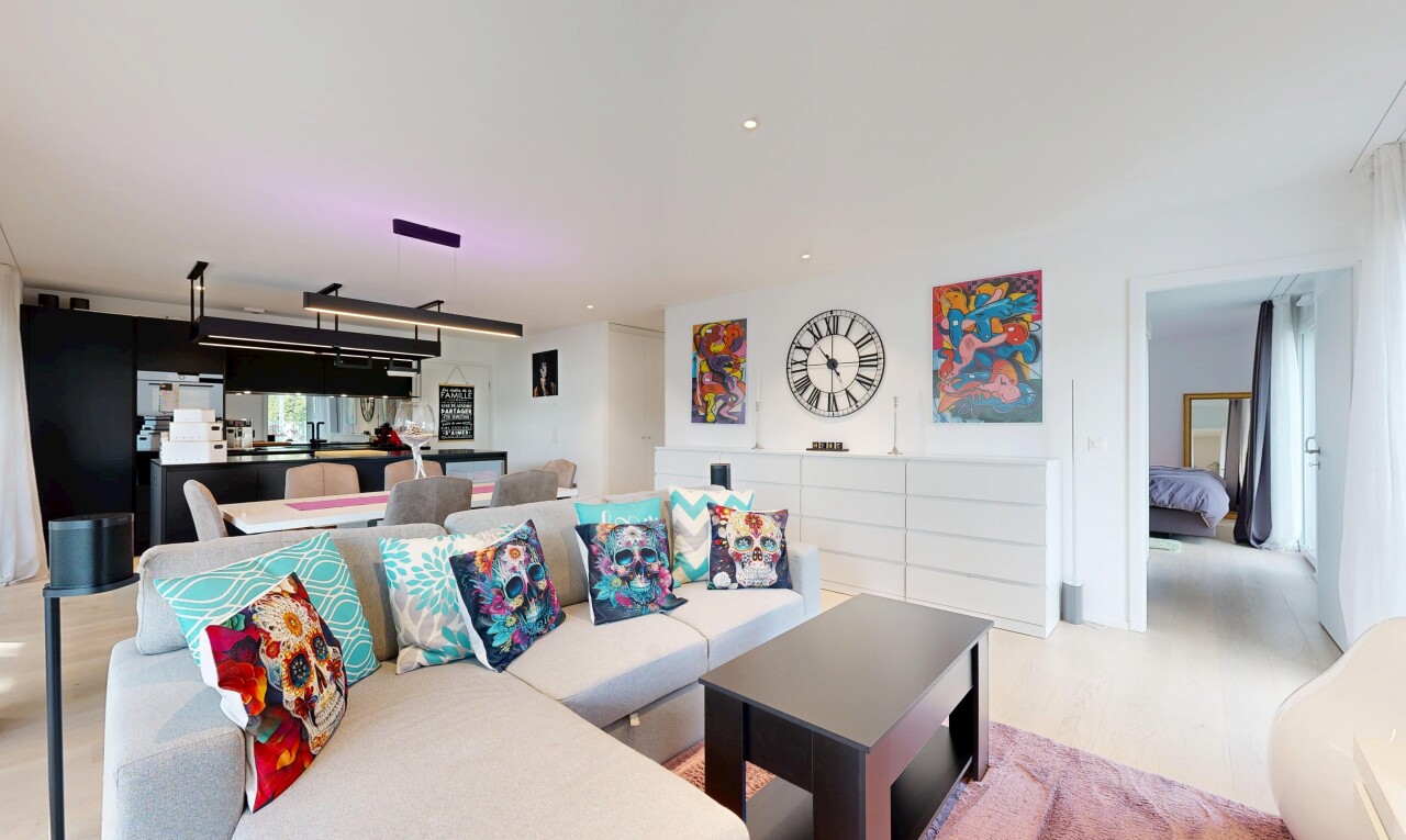 living room featuring wood finished floors and recessed lighting