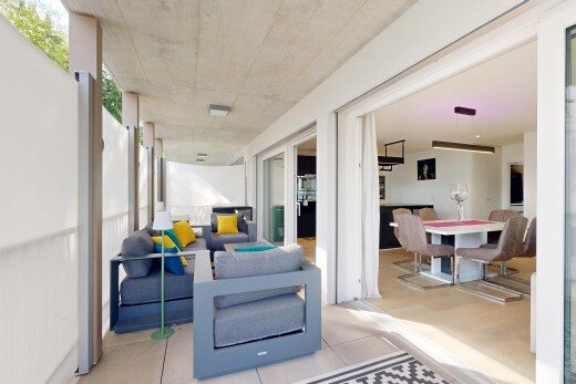 terrasse avec inside property