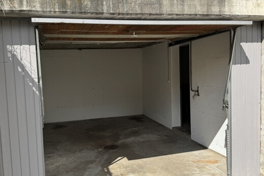 parking avec property visible
