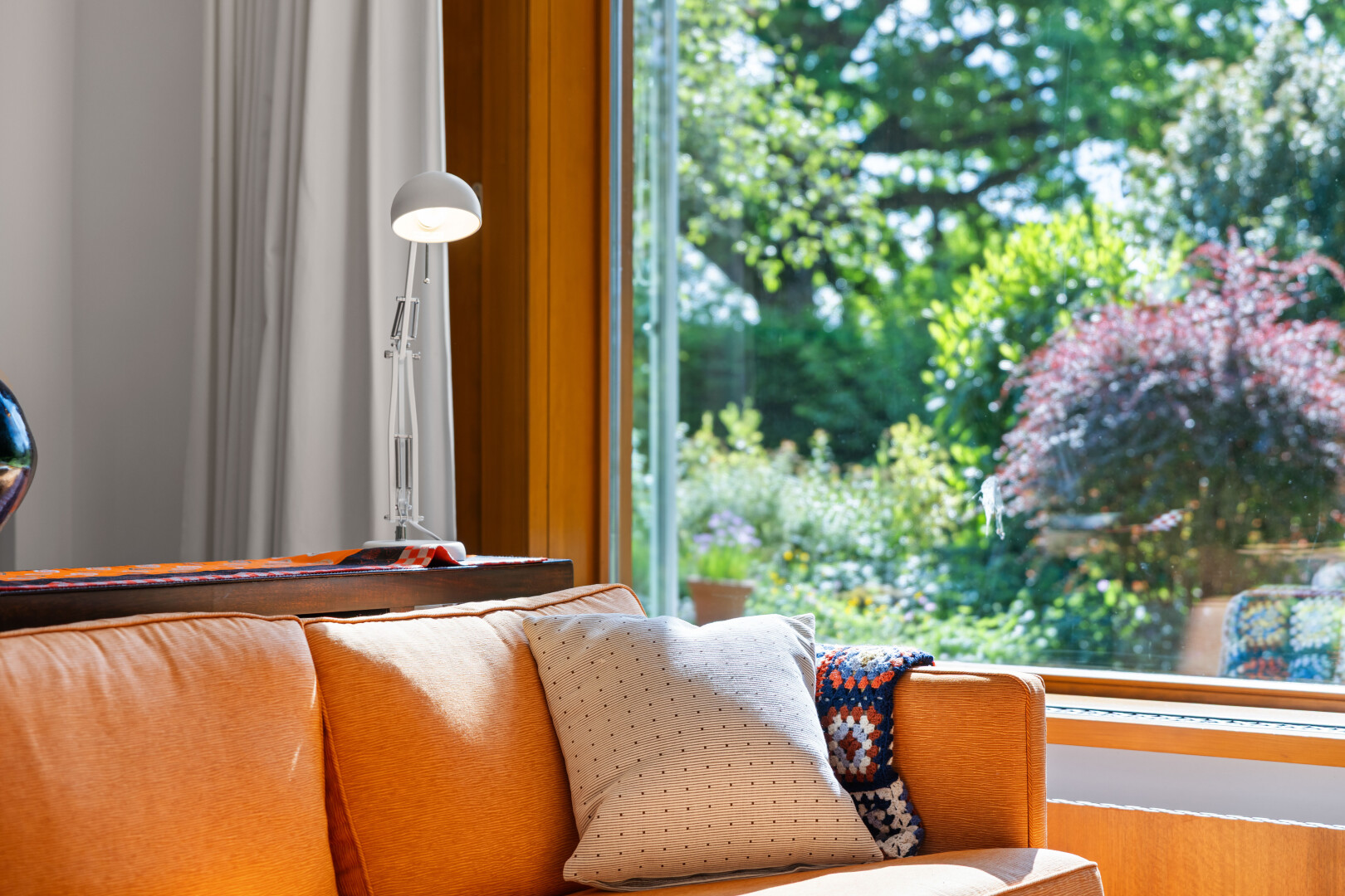 einzelheiten mit window, power working, interior, und inside property