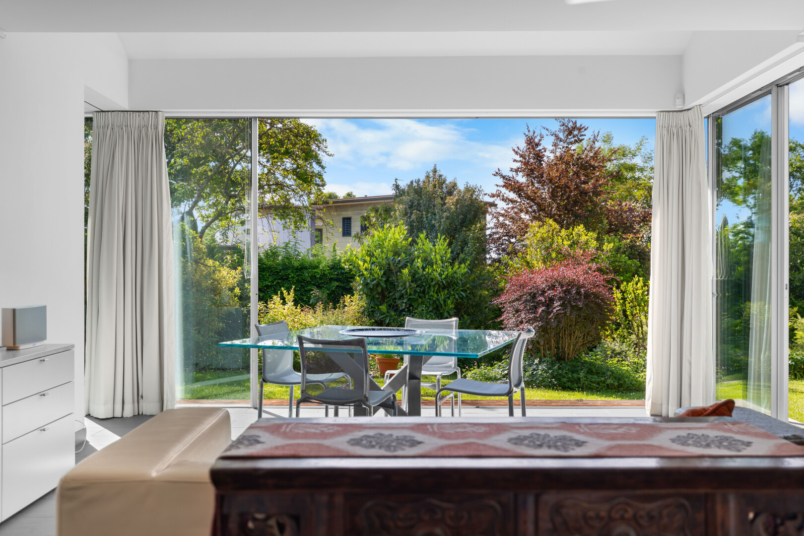 terrasse mit essbereich im freien, day time, inside property, und wintergarten