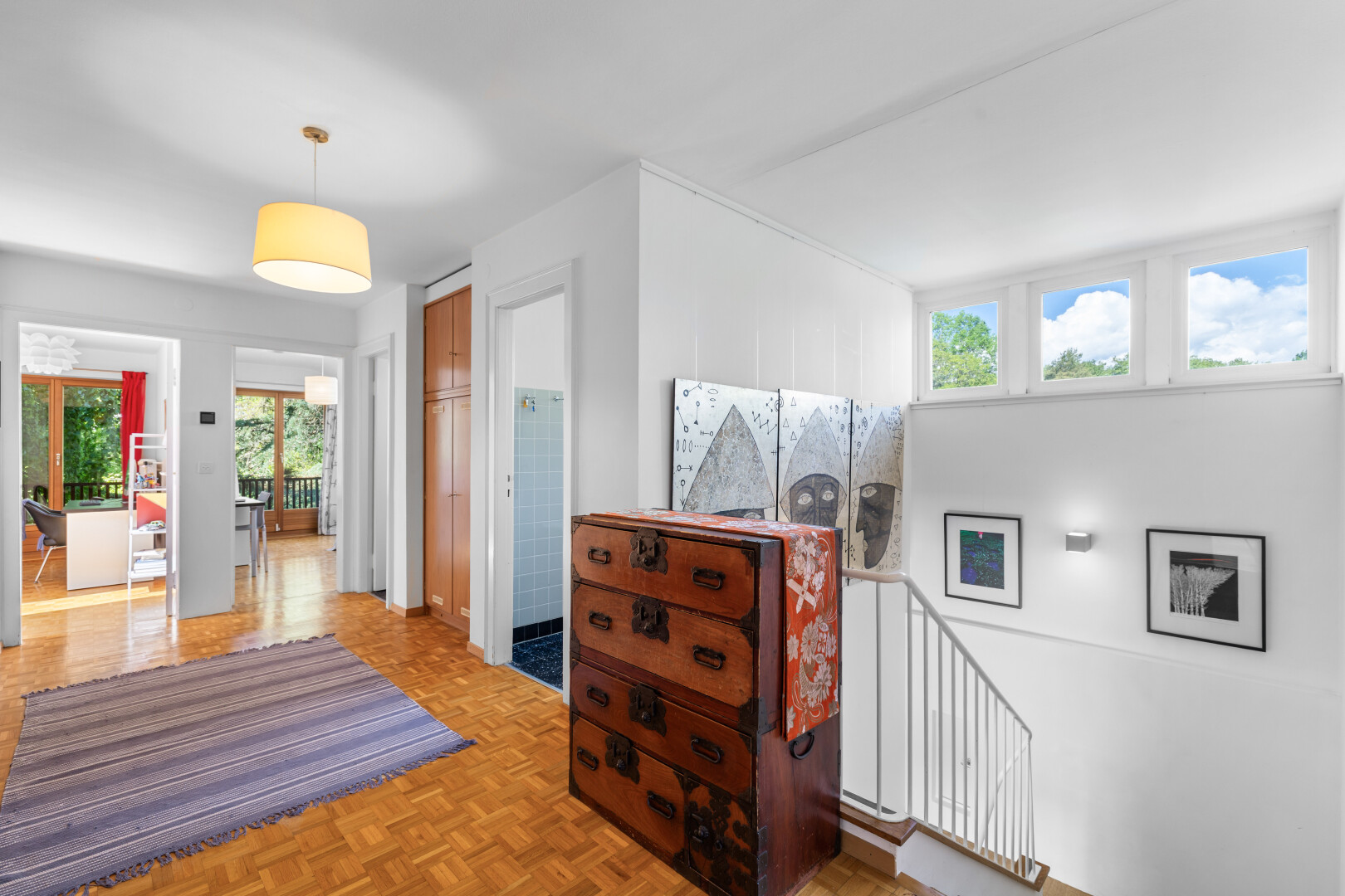 halle / korridor mit parquet floor, holzfußboden, wood finish floor, gipskartonwand, und drywall