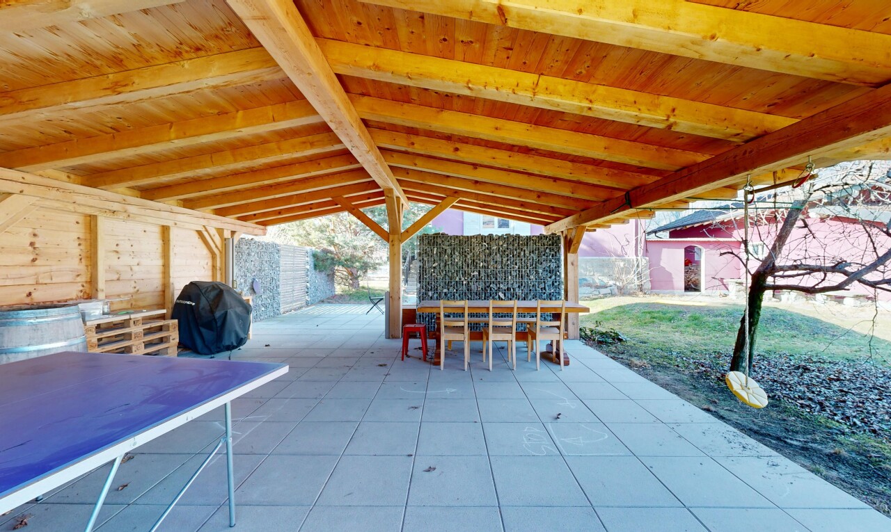 terrasse avec terrasse, gril, et from property