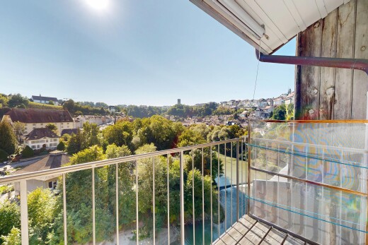 balkon mit from property, balkon, und day time