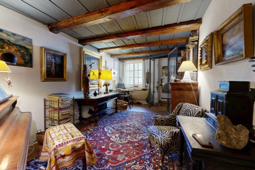 büro mit inside property, natürliches licht, natural light, balkendecke, und beamed ceiling