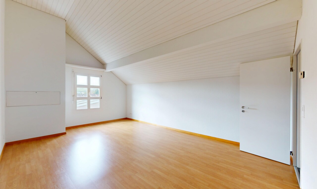 pièce vide avec natural light, lumière naturelle, pièce supplémentaire, drywall, et cloison sèche