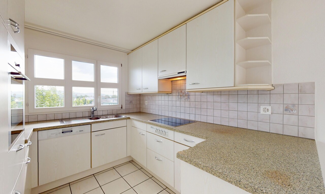 cuisine avec étagères ouvertes, lumière naturelle, natural light, dosseret, et backsplash