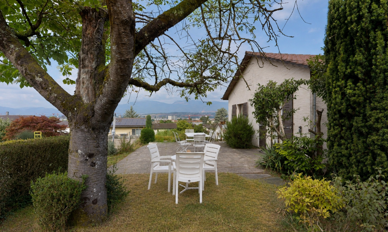 jardin avec from property, terrasse, et day time