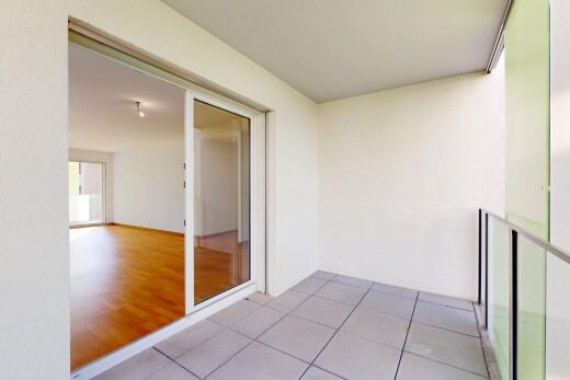 terrasse mit inside property und balkon