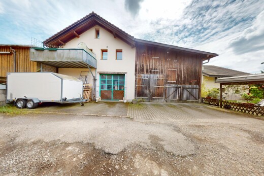 außenansicht mit property visible, day time, balkon, und stuckverkleidung