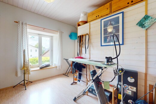 büro mit natürliches licht, natural light, gipskartonwand, drywall, und holzwand