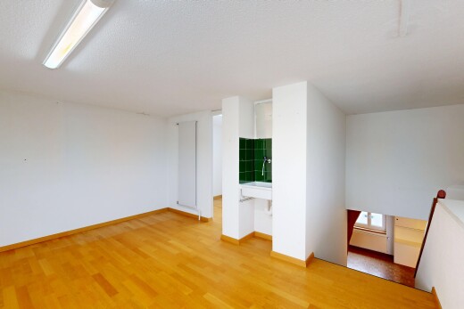 leerer raum mit drywall, gipskartonwand, inside property, wood finish floor, und holzfußboden