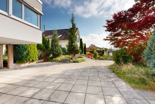 außenansicht mit day time und stuckverkleidung