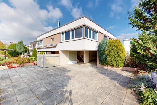 außenansicht mit stuckverkleidung, property visible, und day time