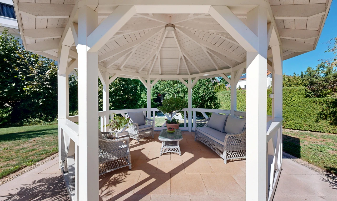 terrasse avec espace de vie extérieur, terrasse, et from property