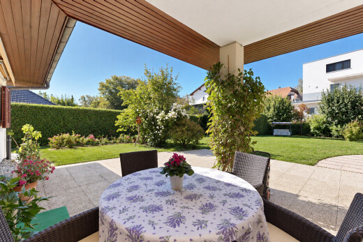 patio / terrace featuring a patio and outdoor dining area