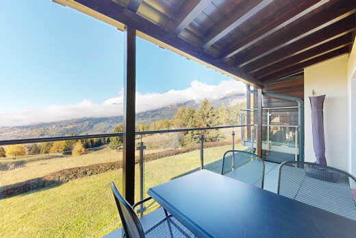 terrasse avec from property, day time, coin repas extérieur, pelouse, et terrasse