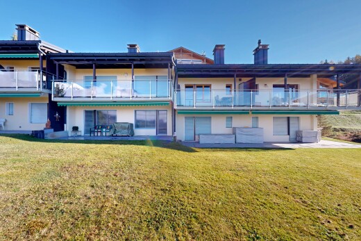 extérieur du bâtiment avec day time et property visible