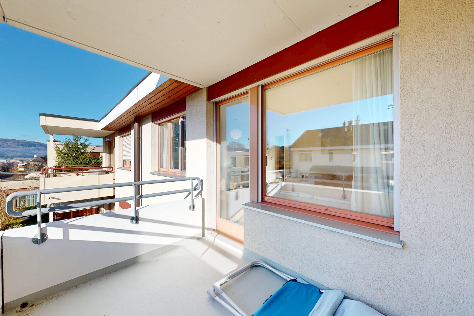 terrasse mit from property, day time, und balkon