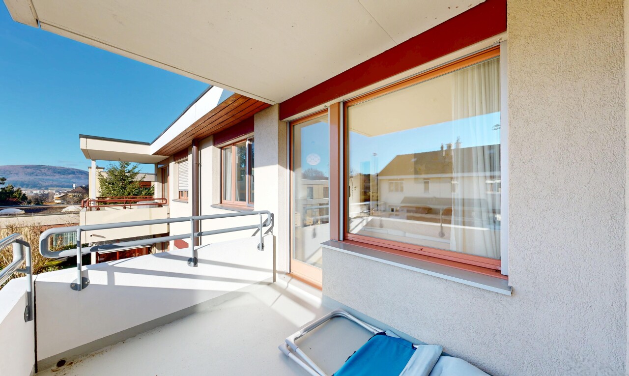terrasse mit from property, day time, und balkon