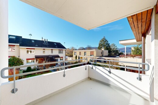 balkon mit from property, balkon, und day time