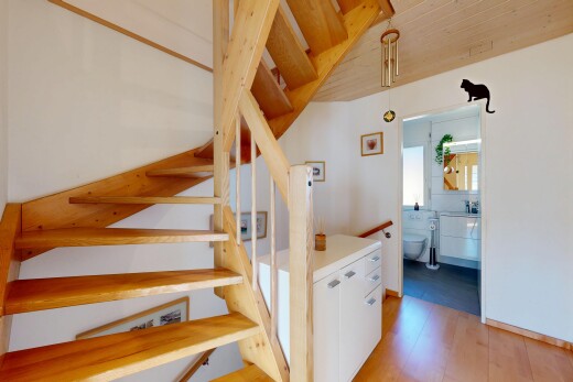 treppe mit treppen, gipskartonwand, drywall, inside property, und holzfußboden
