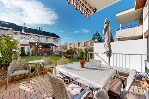 terrasse mit essbereich im freien, day time, und from property