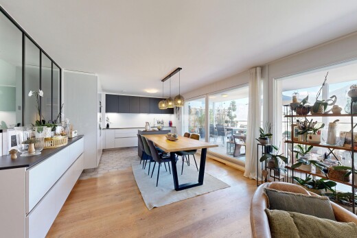 esszimmer mit light floor, inside property, holzfußboden, und wood finish floor