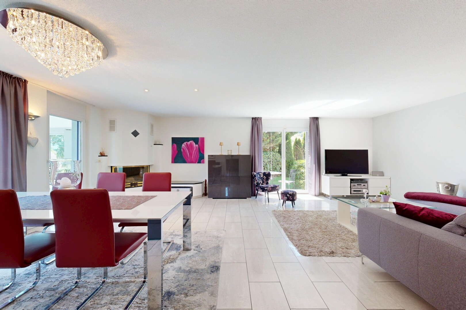 wohn- / esszimmer mit inside property, gipskartonwand, drywall, natürliches licht, und natural light
