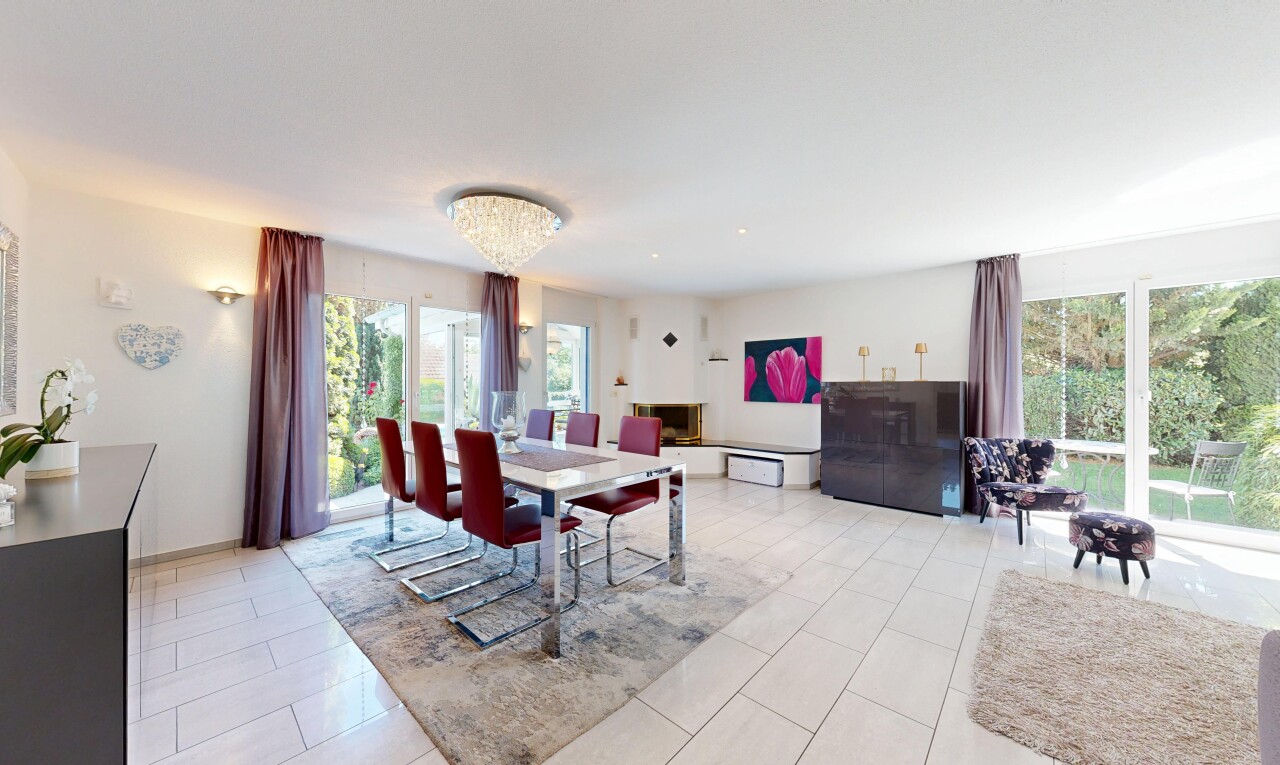wohn- / esszimmer mit inside property, gipskartonwand, drywall, natürliches licht, und natural light