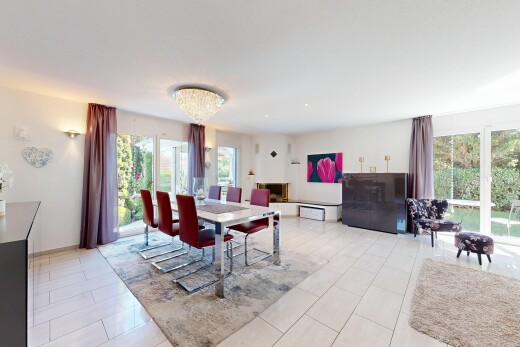 wohn- / esszimmer mit inside property, gipskartonwand, drywall, natürliches licht, und natural light