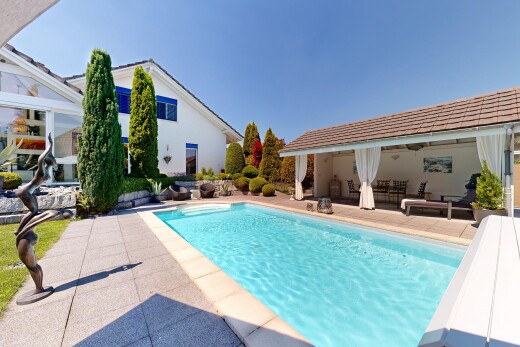 schwimmbad mit from property, terrasse, schwimmbad, und day time