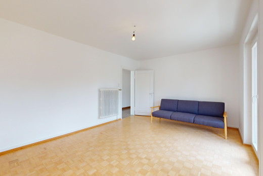 espace intérieur avec radiateur et parquet