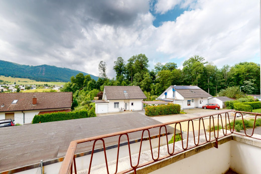 espace extérieur avec vue sur la montagne et balcon