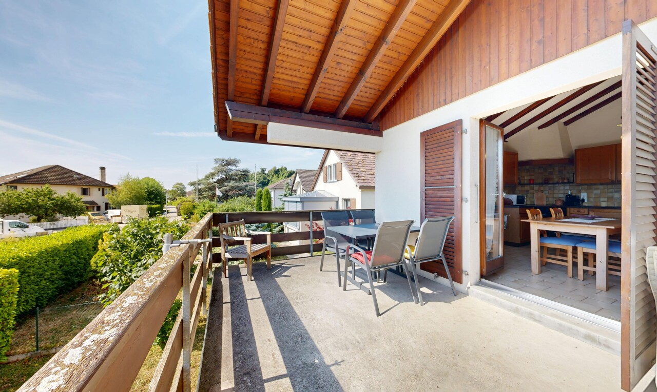 terrasse mit from property, essbereich im freien, day time, und balkon